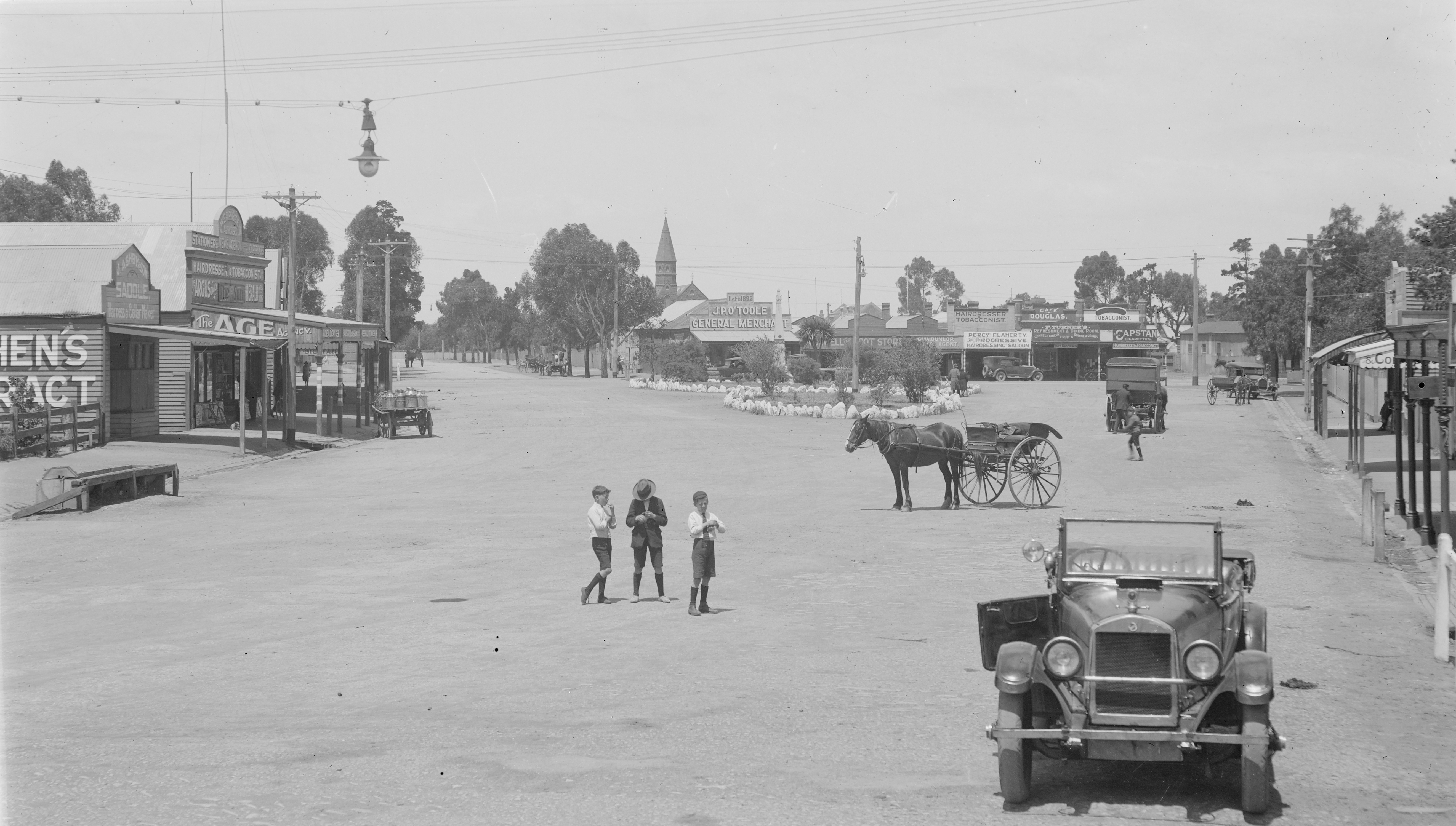 Station Street, Werribee, 1920s. Rose Stereograph Co. State Library Victoria, H32492/7311.